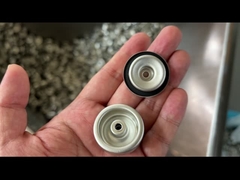 دریچه پر کردن مجدد لوله روشن کننده گاز بنیادی پلاستیکی با فنجان نصب قوطی لاکی شفاف