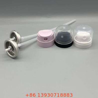 یک دریچه اسپری یک اینچ از قوطی برای استفاده از شامپو خشک مبتنی بر پودر